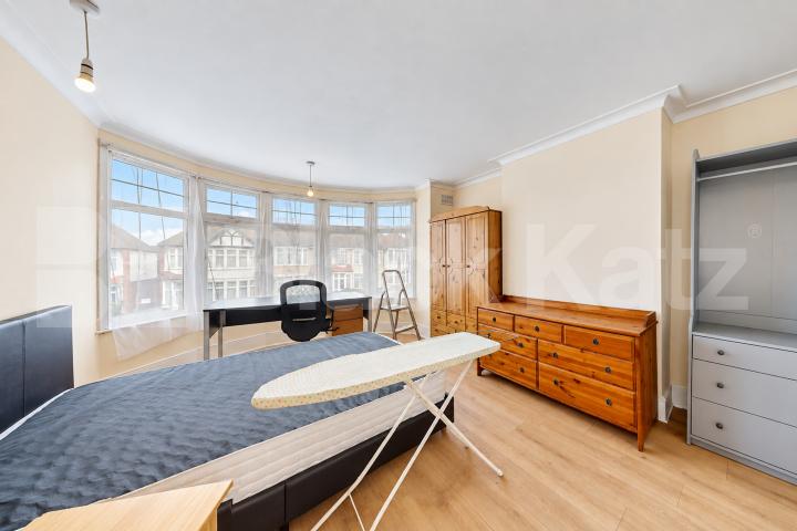 Newly Refurbished Five Bedroom House with Large Garden & Off-Street Berkshire Gardens, Bounds Green