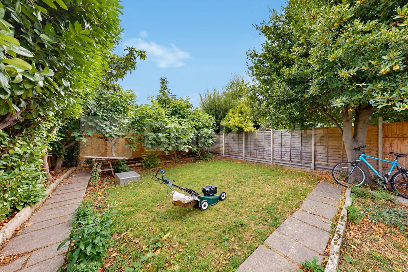 Newly Refurbished Five Bedroom House with Large Garden & Off-Street Berkshire Gardens, Bounds Green