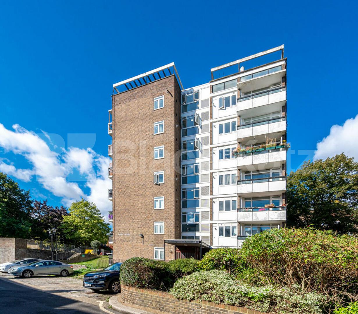 			2 Bedroom, 1 bath, 1 reception Flat			 Maitland Park Road, Chalk Farm