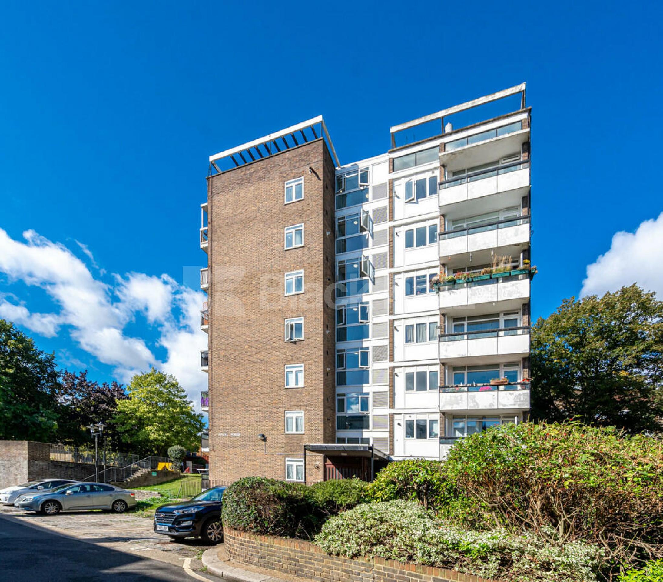			2 Bedroom, 1 bath, 1 reception Flat			 Maitland Park Road, Chalk Farm NW3