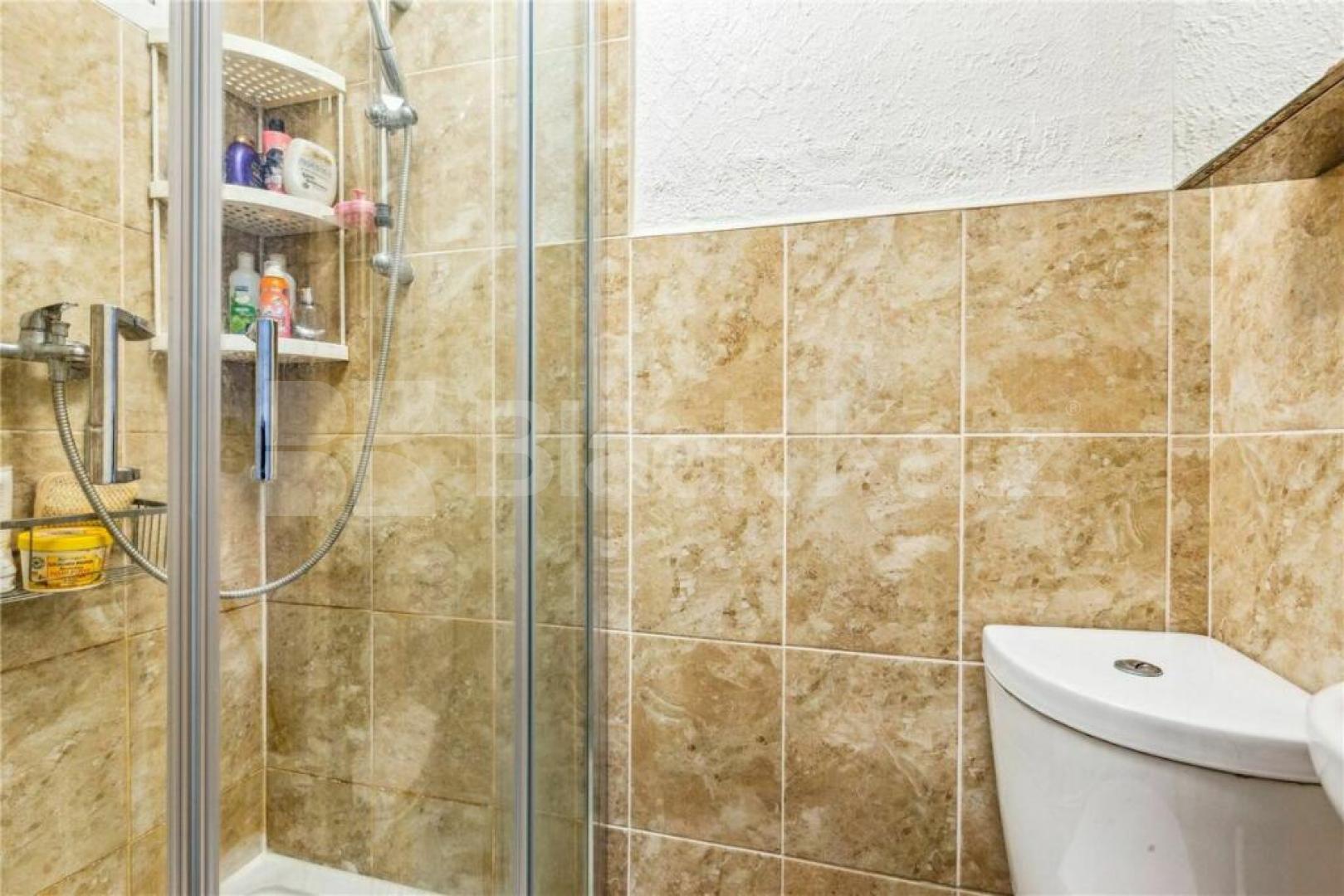 			4 Bedroom, 2 bath, 1 reception Flat			 Campsfield Road, Hornsey