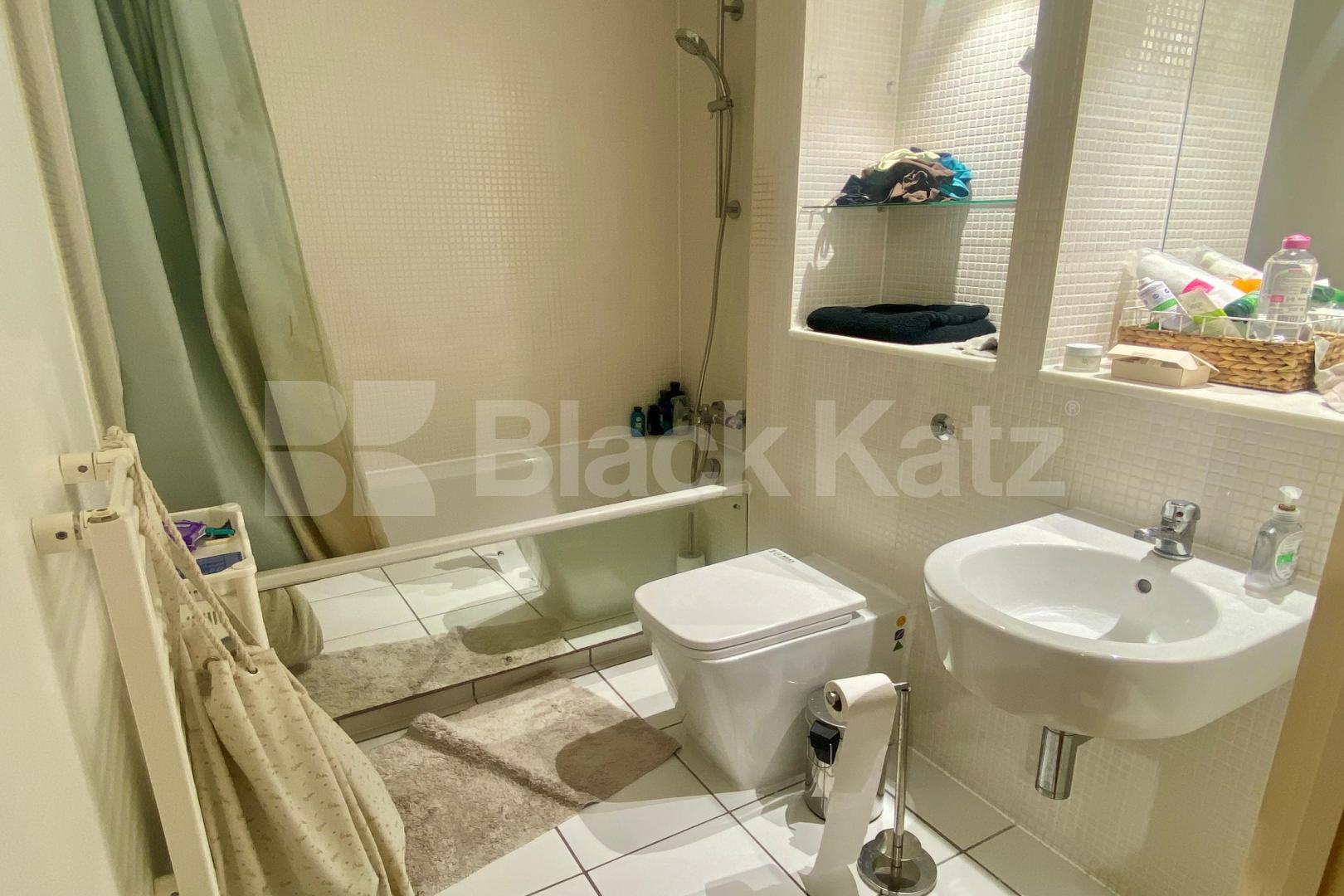 			2 Bedroom, 2 bath, 1 reception Apartment			 Southwark Bridge Road, London Bridge