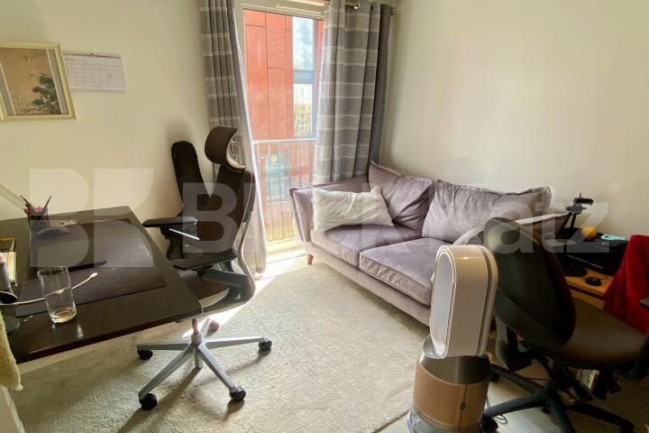 Flooded with natural light & boasting size, quality & location Royal Victoria Gardens Whitling Way, Surrey Quays