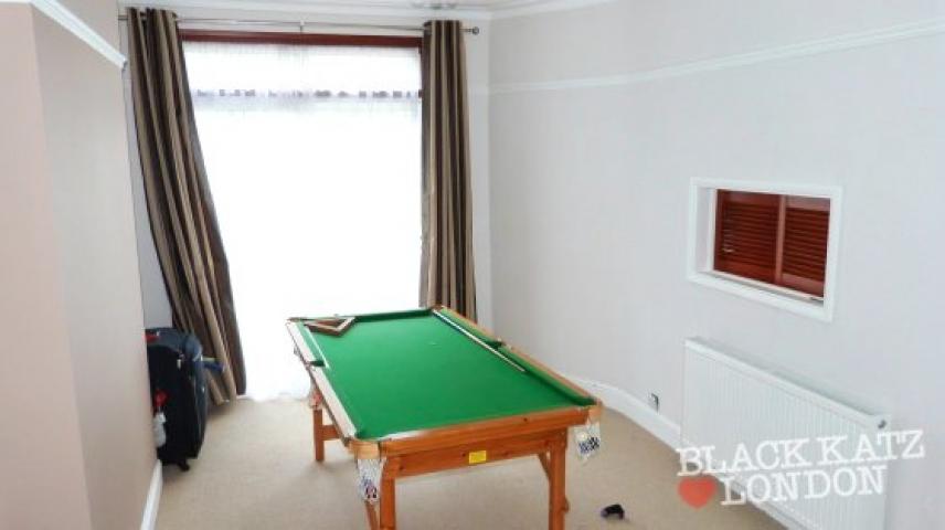 			NEW INSTRUCTION, 4 Bedroom, 1 bath, 1 reception House			 Springcroft Avenue, EAST FINCHLEY