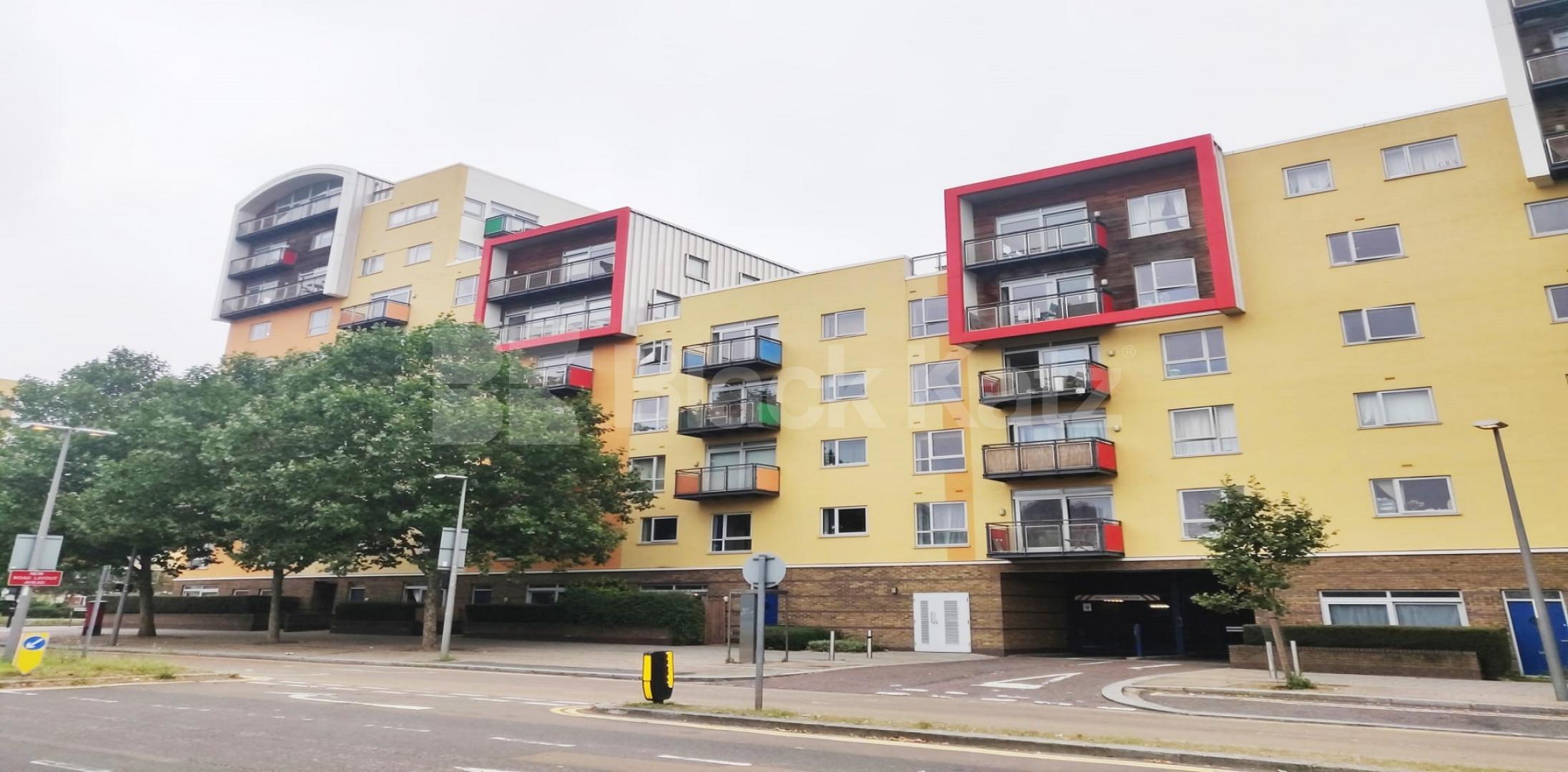 			3 Bedroom, 2 bath, 1 reception Apartment			 John Harrison Way, North Greenwich
