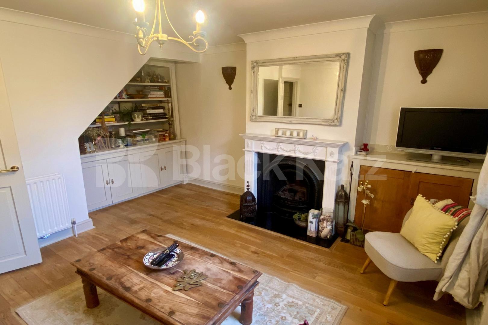 Gorgeous period house with all bills included Archbishops Place , Brixton