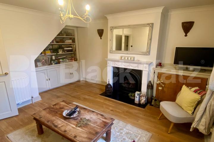 Gorgeous period house with all bills included Archbishops Place , Brixton