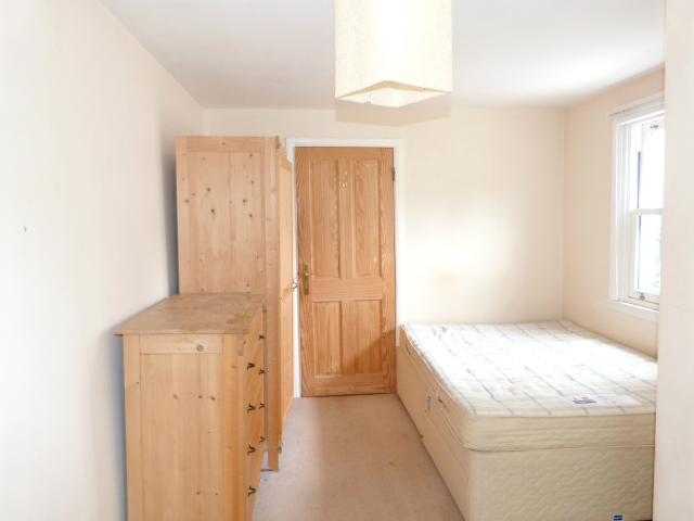 			NEW INSTRUCTION, 4 Bedroom, 1 bath, 1 reception Flat			 Maygrove Road, West Hampstead