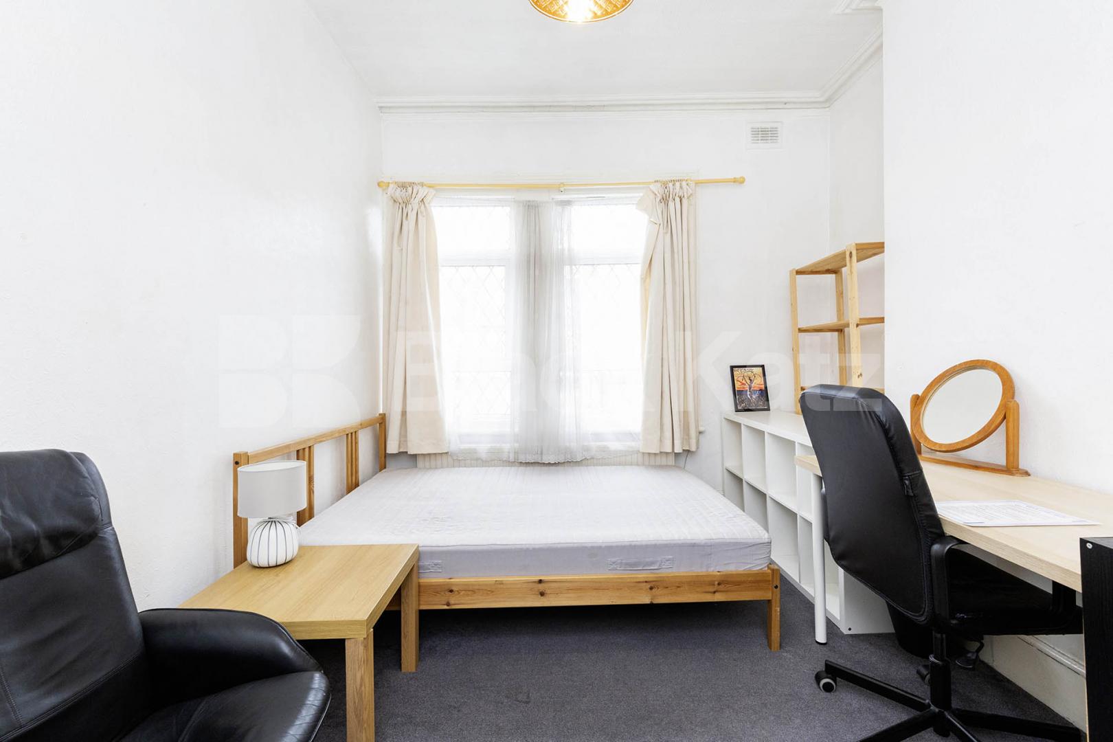A spacious and well-presented three-bedroom, one-bathroom flat available to rent on the sought-after Saltram Crescent, W9 Saltram Crescent, Maida Vale, W9 (Water bill Included),  London