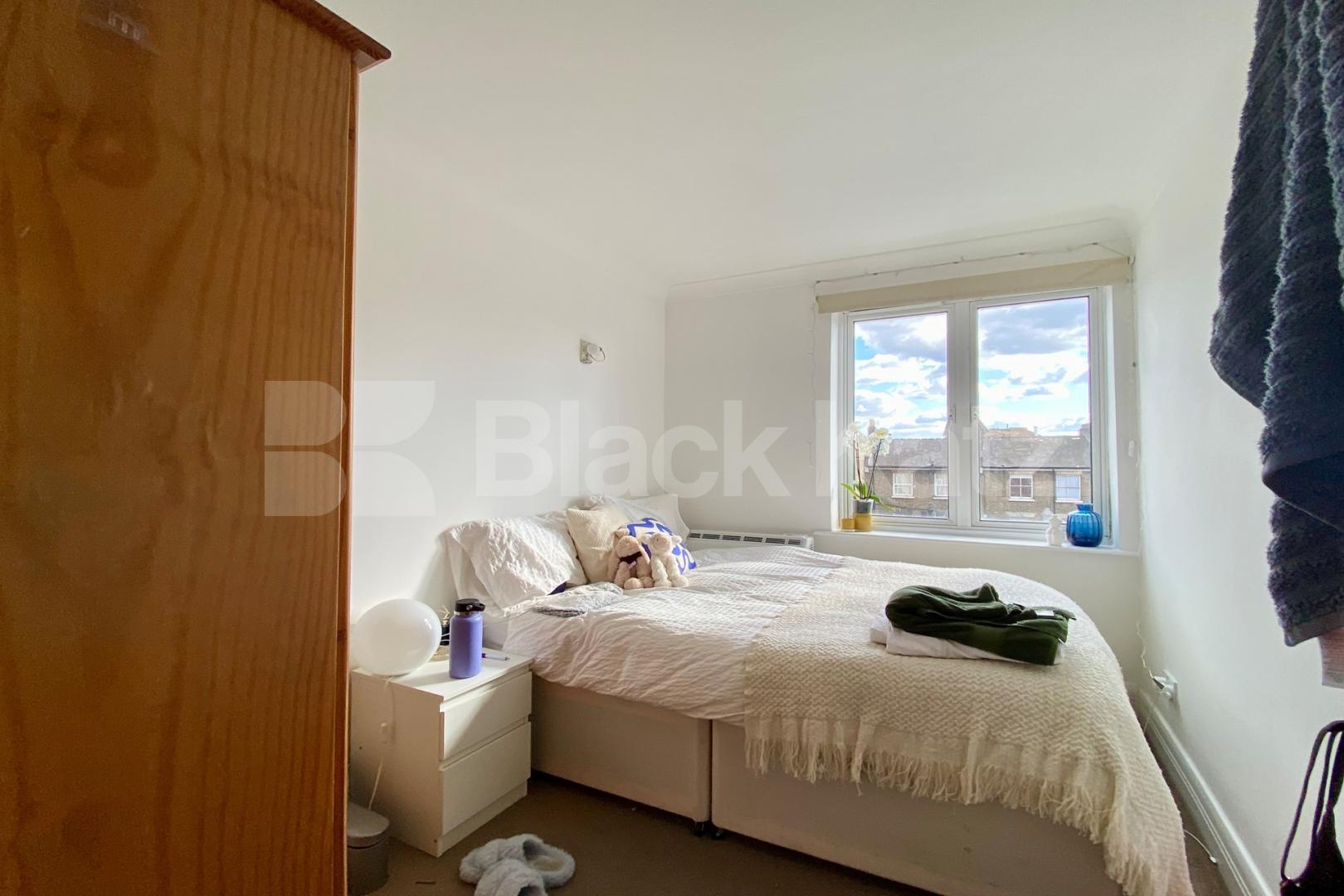 Superbly located & situated in this highly desirable private development Clapham High Street, Clapham