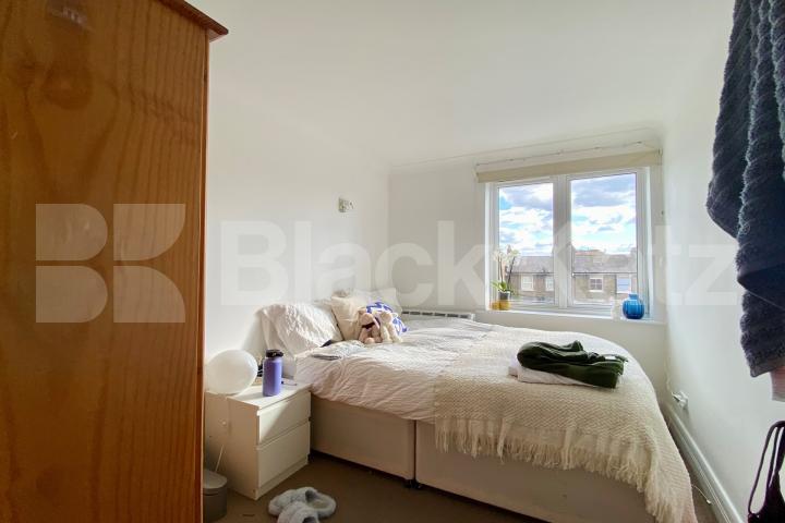 Superbly located & situated in this highly desirable private development Clapham High Street, Clapham