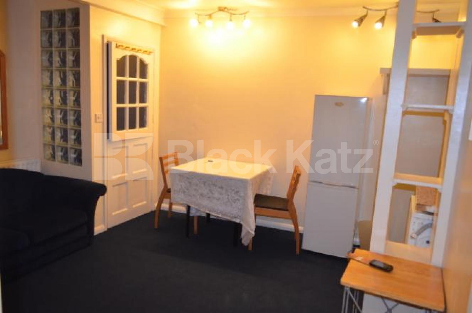 			2 Bedroom, 1 bath, 1 reception Flat			 Hansard Mews, Shepherds Bush/Holland Park
