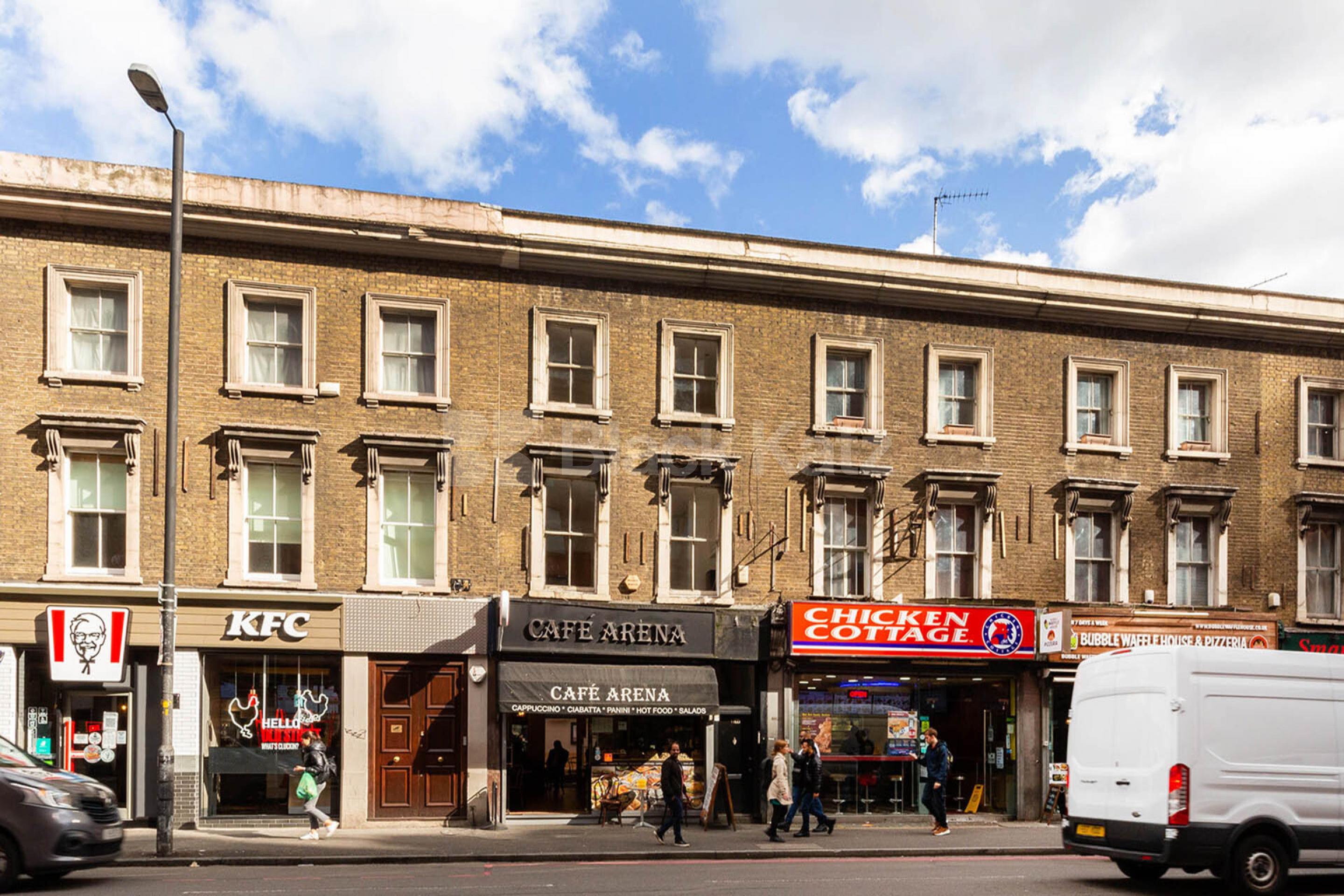 Spacious Four Bedroom Duplex Apartment with Two Bathrooms on City Road City Road, Old Street - Shoreditch EC1V