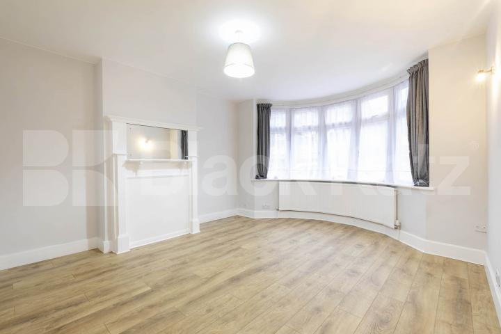 			2 Bedroom, 1 bath, 1 reception 			 Burnley Road, London, NW10,  London