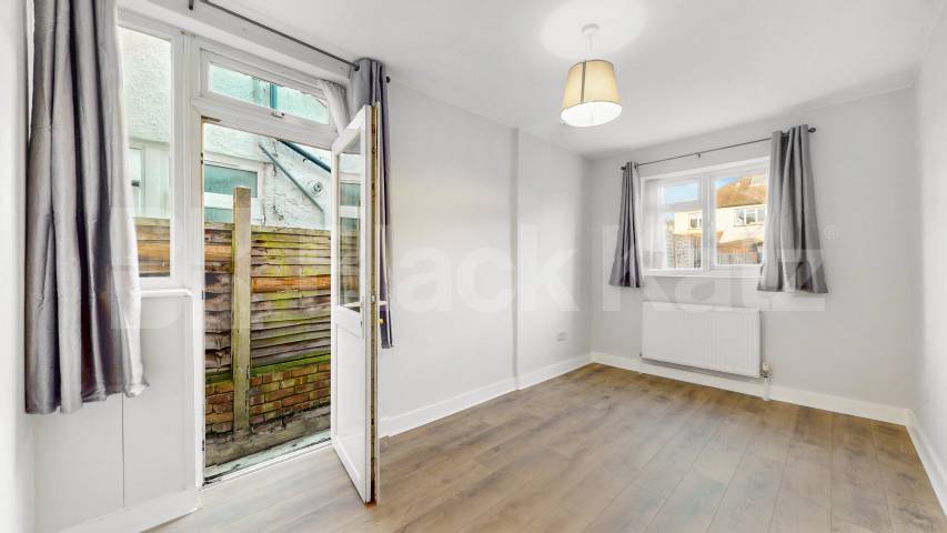 			2 Bedroom, 1 bath, 1 reception 			 Burnley Road,  London  NW10