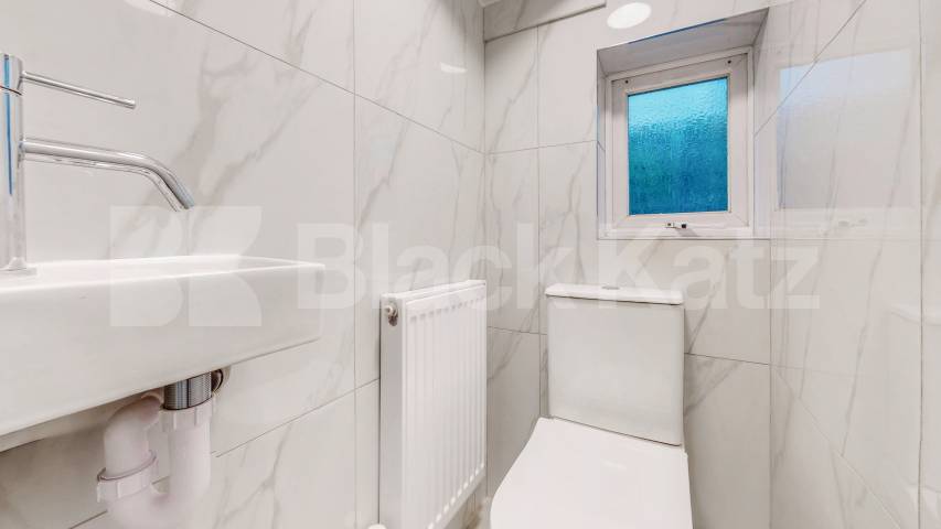 			2 Bedroom, 1 bath, 1 reception 			 Burnley Road,  London  NW10