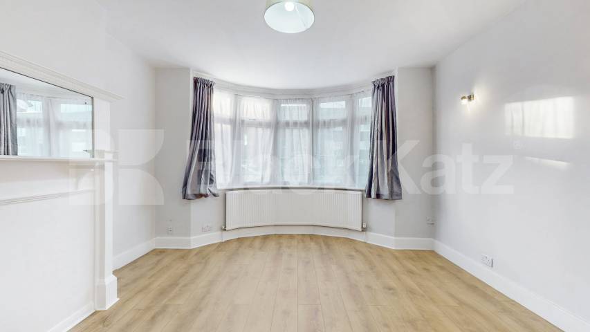 			2 Bedroom, 1 bath, 1 reception 			 Burnley Road,  London  NW10