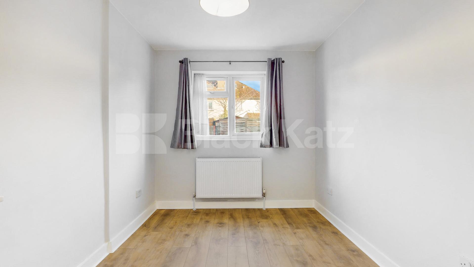 			2 Bedroom, 1 bath, 1 reception 			 Burnley Road,  London  NW10