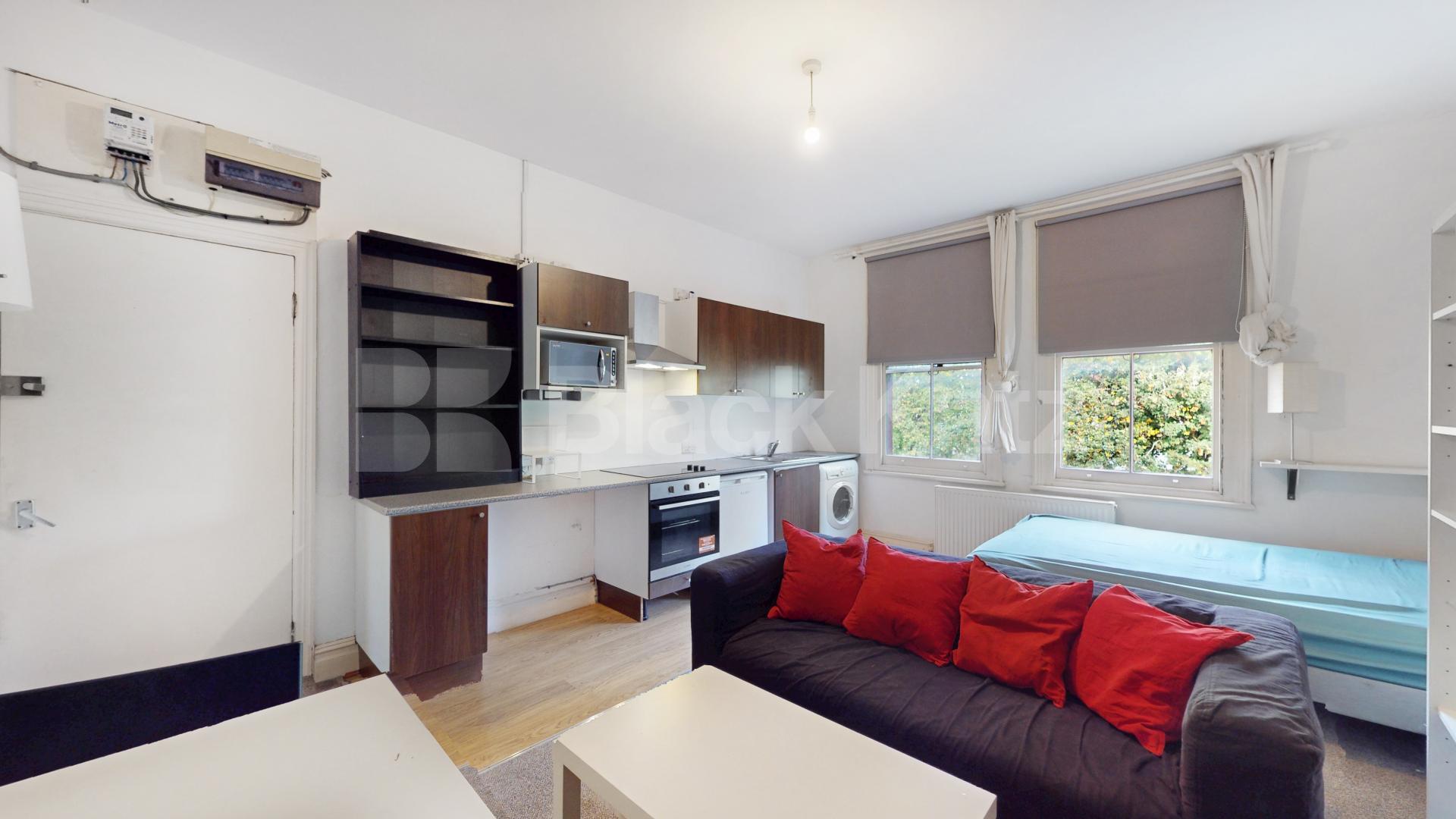***HEATING AND HOT WATER INCLUDED***This is a fantastic apartment set on the second floor of well maintained period house in the heart of West Hampstead Goldhurst Terrace, South Hampstead, NW6 (Heating and hot water Included),  London