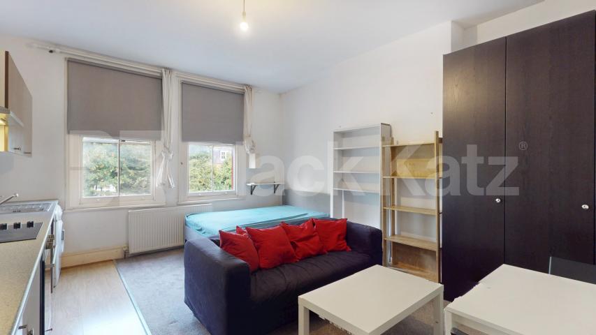 ***HEATING AND HOT WATER INCLUDED***This is a fantastic apartment set on the second floor of well maintained period house in the heart of West Hampstead Goldhurst Terrace, South Hampstead, NW6 (Heating and hot water Included),  London