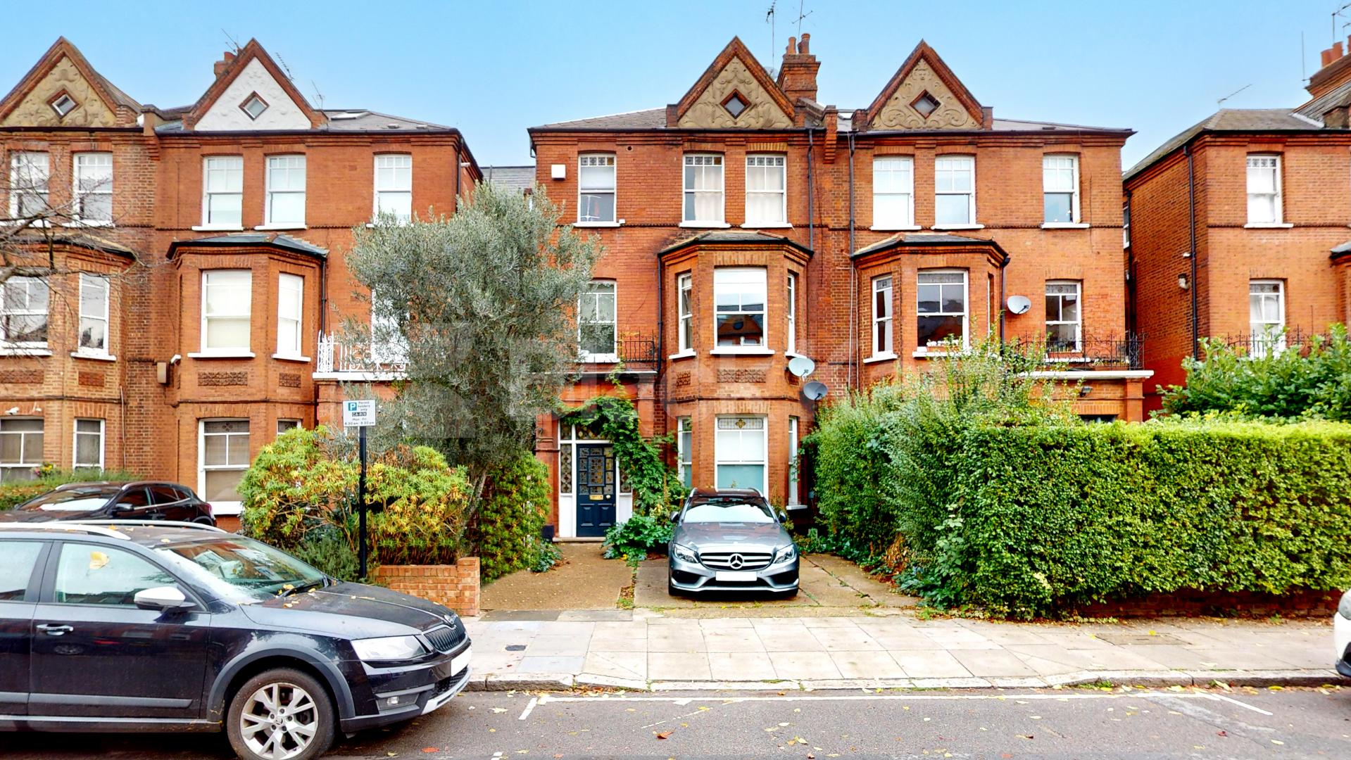***HEATING AND HOT WATER INCLUDED***This is a fantastic apartment set on the second floor of well maintained period house in the heart of West Hampstead Goldhurst Terrace, South Hampstead, NW6 (Heating and hot water Included),  London
