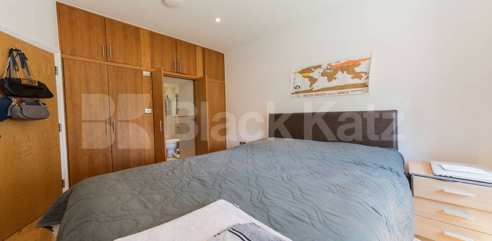 			3 Bedroom, 1 bath, 1 reception 			 Kempe Road,  London  NW6