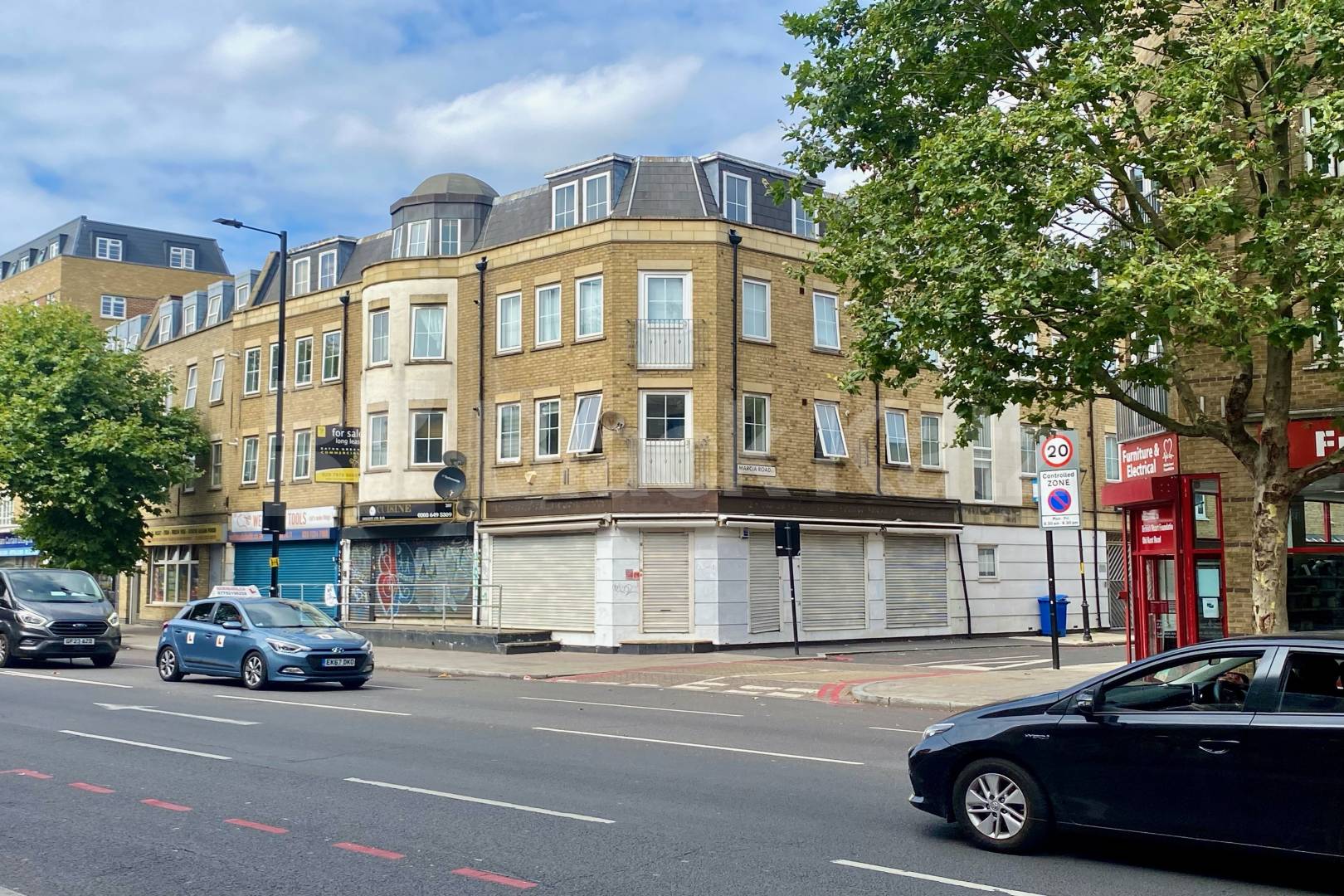 Recently redecorated & located in this highly desirable private development Marcia Road , Tower Bridge