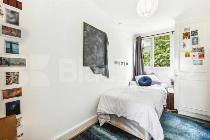 			4 Bedroom, 2 bath, 1 reception Flat			 Campsfield Road, Hornsey