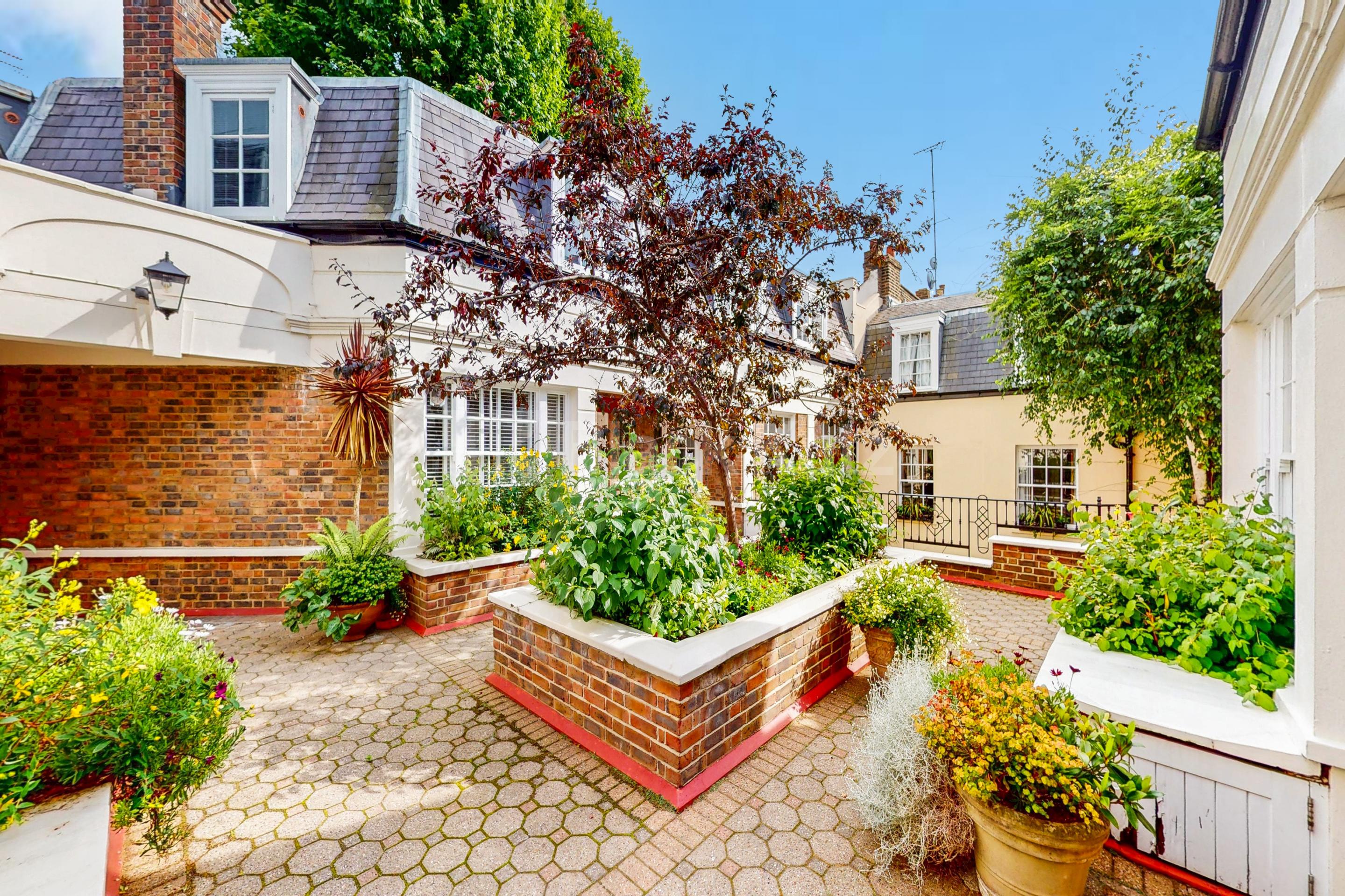 Period charm with contemporary living in Belgravia   Cobham Court Chester Close, Belgravia  SW1X