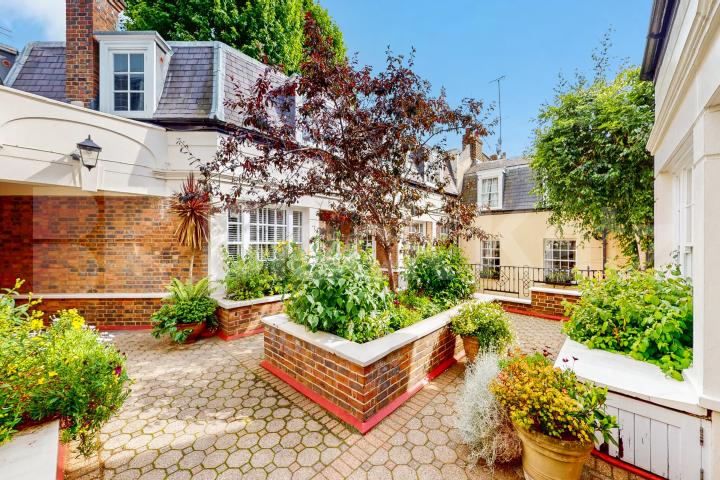 Period charm with contemporary living in Belgravia   Cobham Court Chester Close, Belgravia 