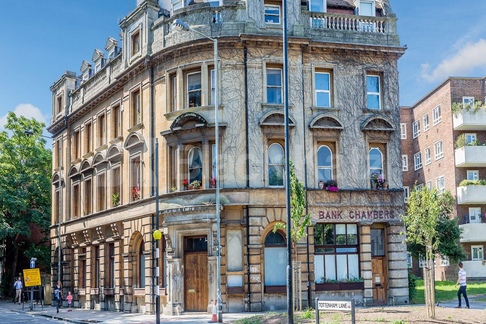 Great 2 bedroom on the second floor of a beautiful converted Bank Bank Chambers, Hornsey
