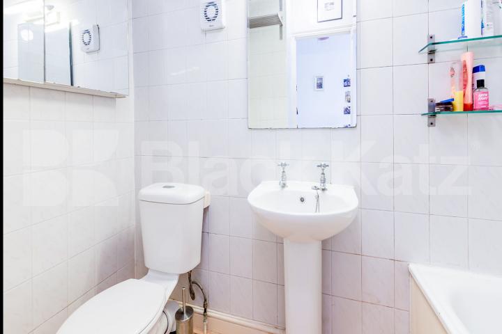 2 bed located within a bank conversion close to Hornsey Station Bank Chambers, Crouch End