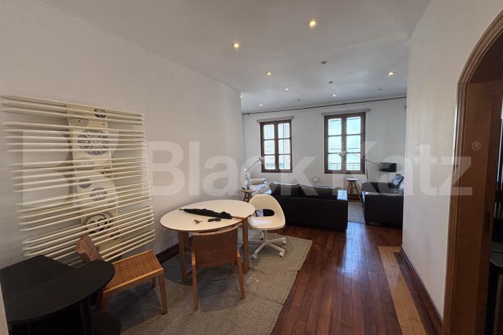 Superbly located, two bathrooms, generous period conversion  Union Street, London Bridge