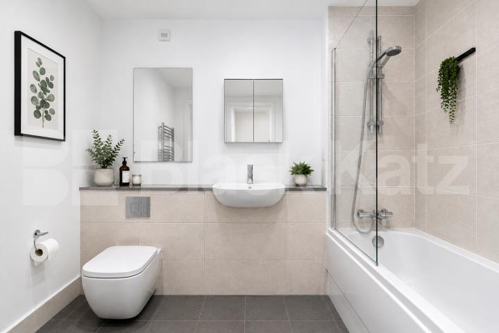 Luxury 1 Bed Apartment in Aster Apts N15 with Gym & Concierge Seven Sisters Road, Seven Sisters
