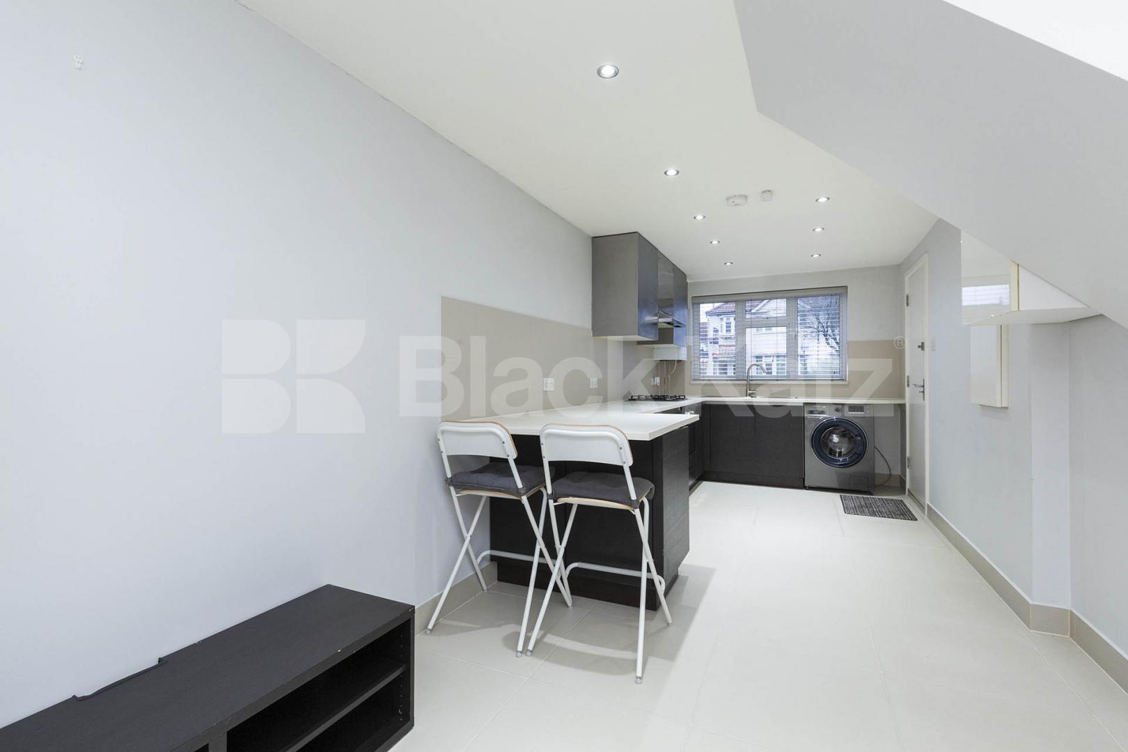 A spacious one bed a short walk from Dollis Hill Tube (JUBILEE LINE) Burnley Road, London, NW10,  London