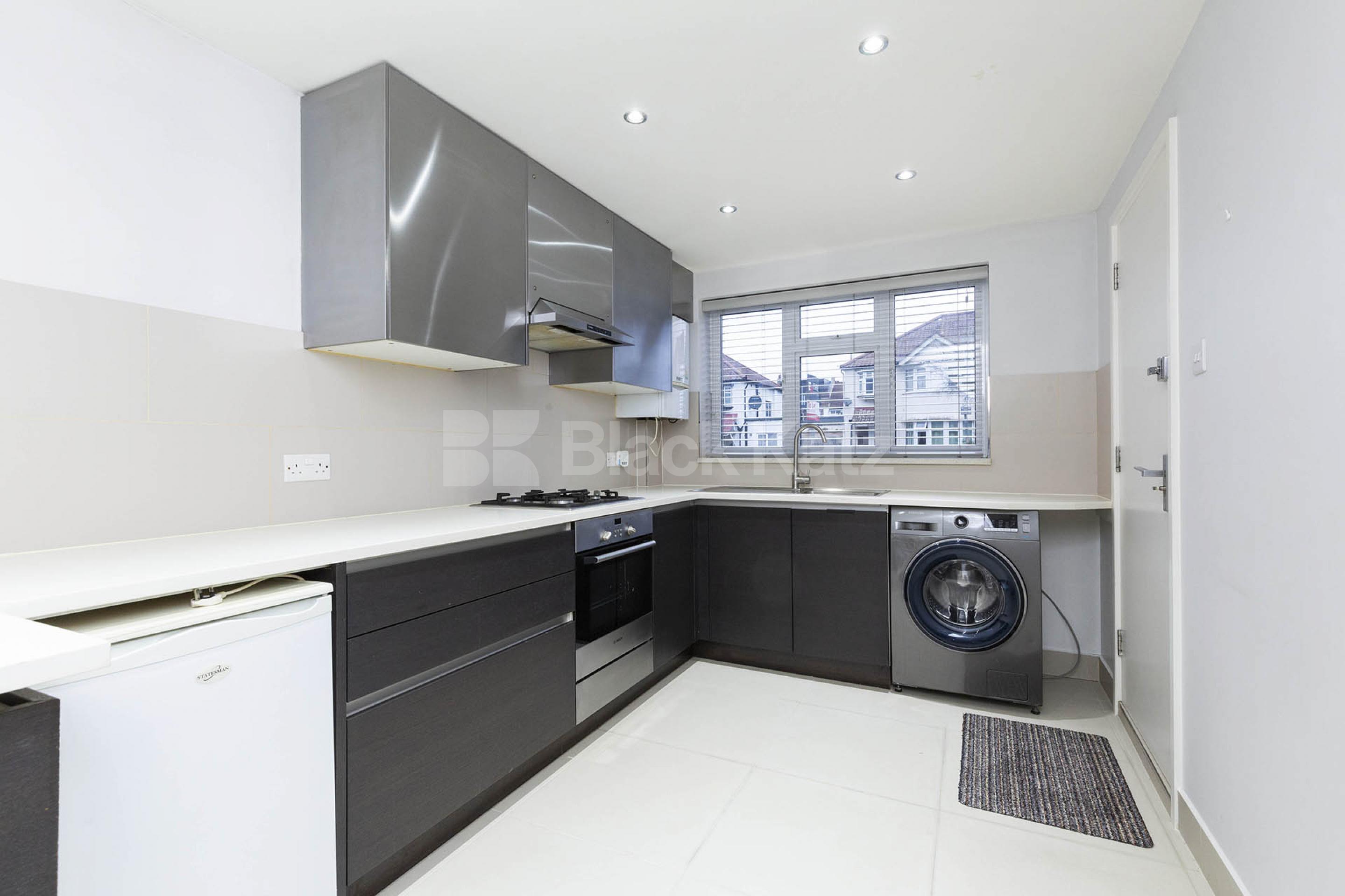 			1 Bedroom, 1 bath, 1 reception 			 Burnley Road, London, NW10,  London NW10