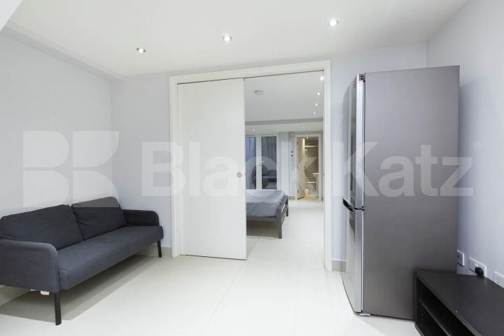 			1 Bedroom, 1 bath, 1 reception 			 Burnley Road, London, NW10,  London