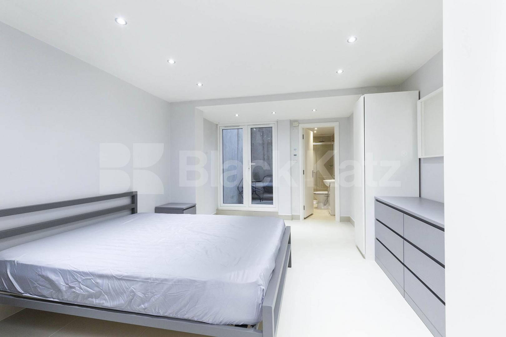 			1 Bedroom, 1 bath, 1 reception 			 Burnley Road, London, NW10,  London