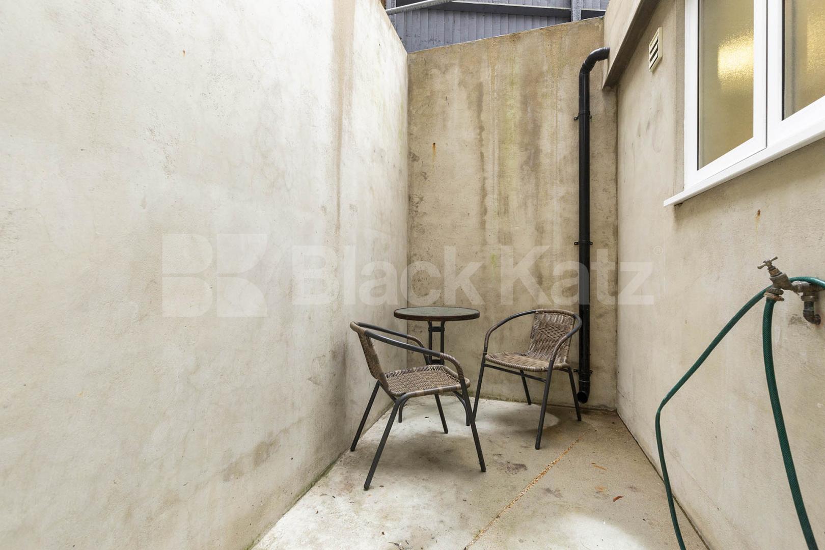 A spacious one bed a short walk from Dollis Hill Tube (JUBILEE LINE) Burnley Road, London, NW10,  London