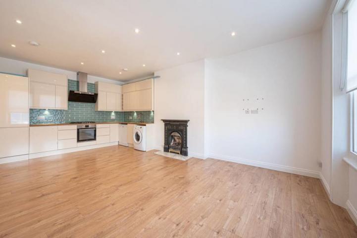 Suitable For Sharers Mortimer Crescent, Maida Vale