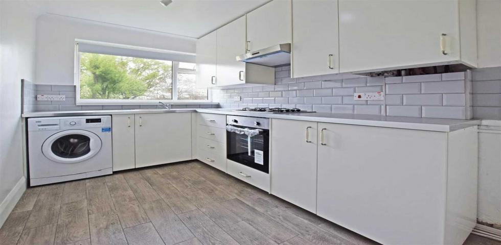 			2 Bedroom, 1 bath, 1 reception Maisonette			 St Davids Close, Wembley