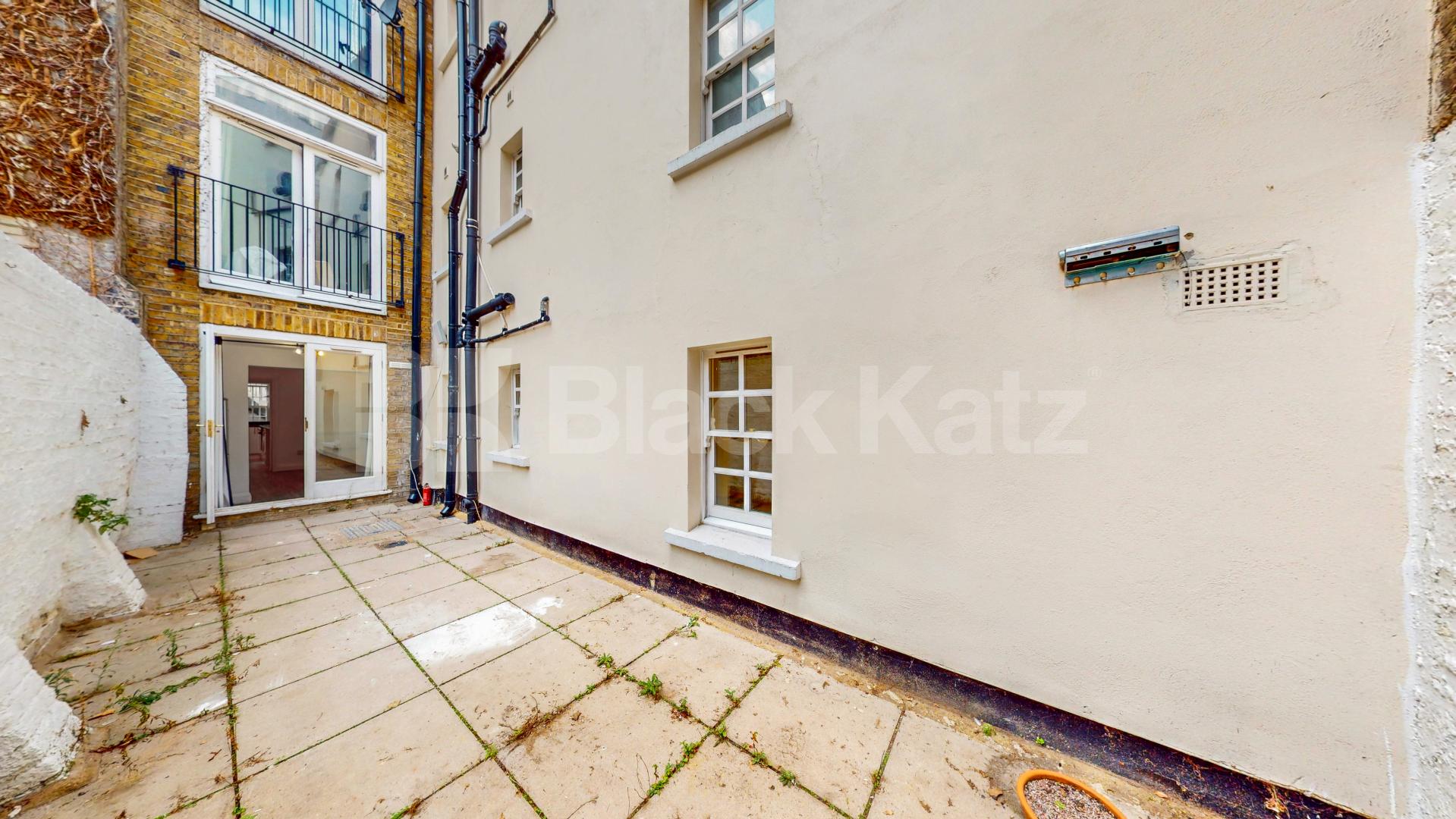 Newly painted two double bedroom flat with study near Regents Park and to tube! Cosway Street, Marylebone