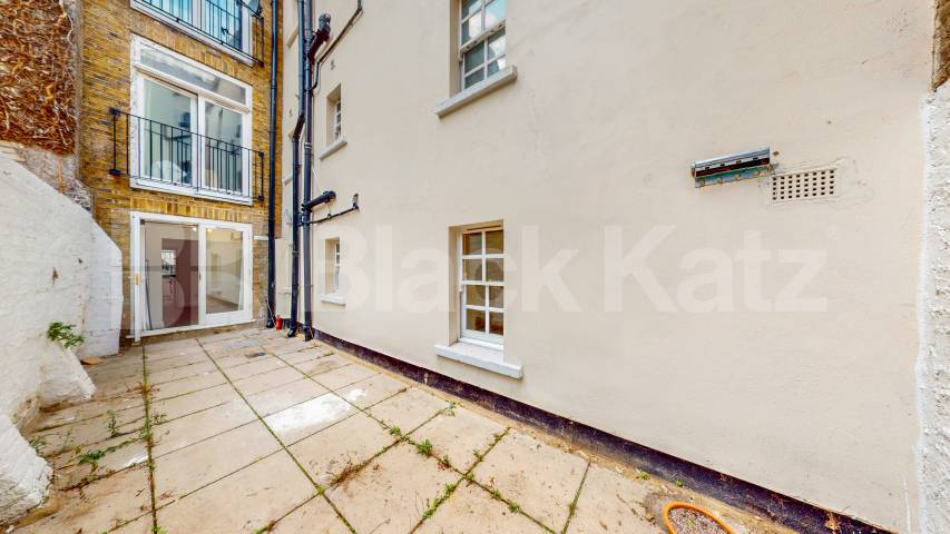 Newly painted two double bedroom flat with study near Regents Park and to tube! Cosway Street, Marylebone