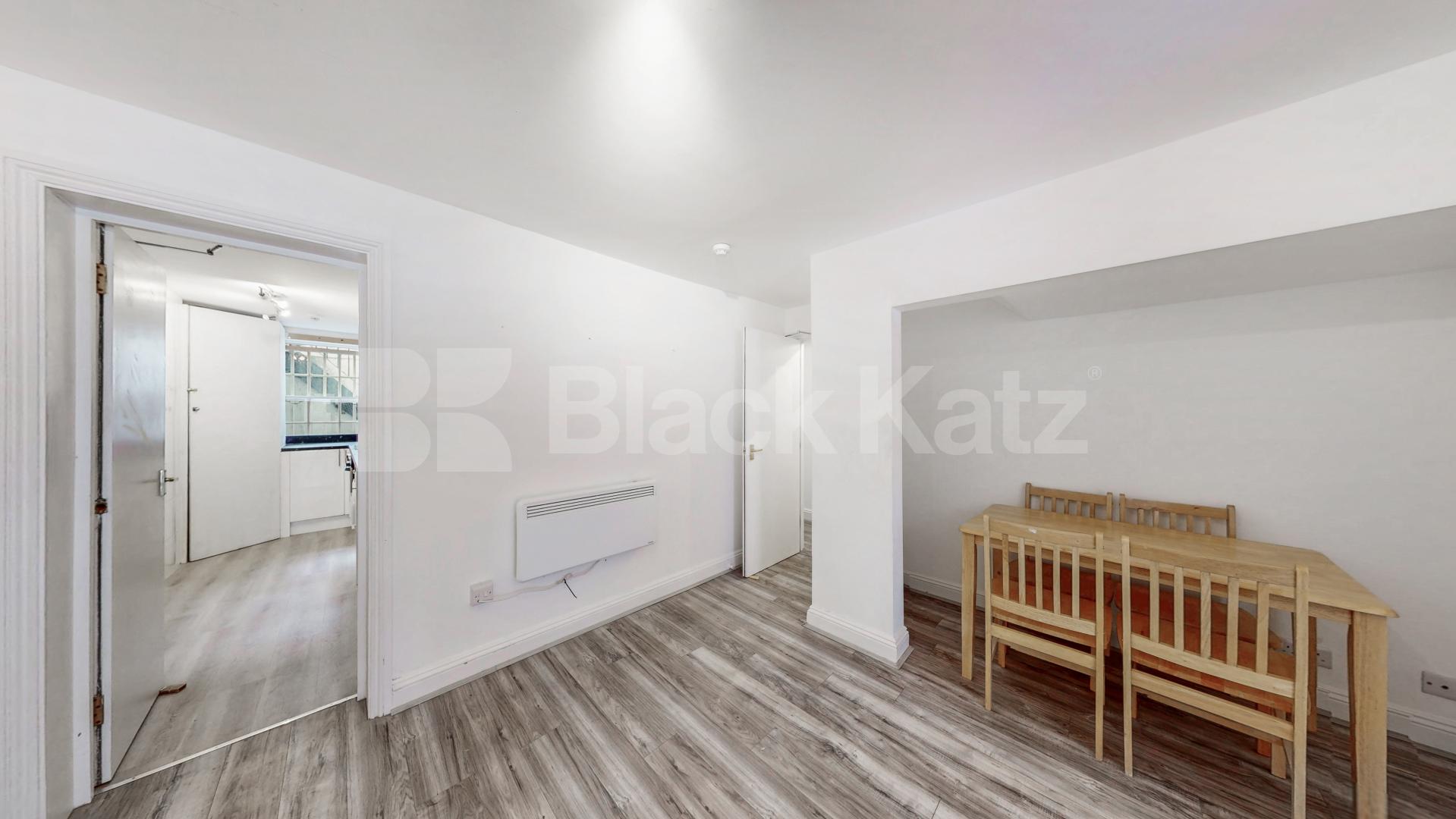 Newly painted two double bedroom flat with study near Regents Park and to tube! Cosway Street, Marylebone