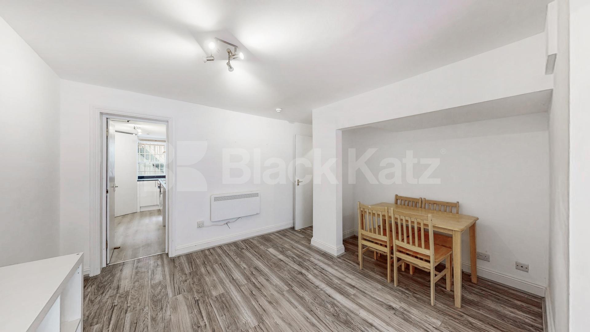 Newly painted two double bedroom flat with study near Regents Park and to tube! Cosway Street, Marylebone