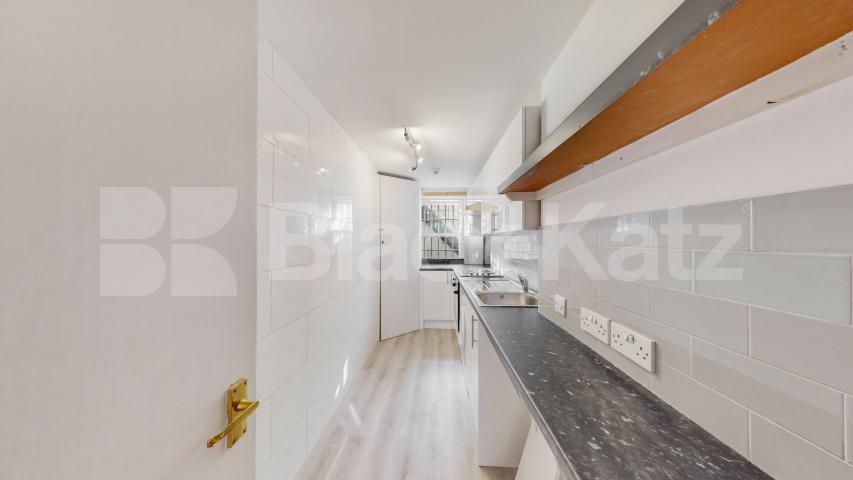 Newly painted two double bedroom flat with study near Regents Park and to tube! Cosway Street, Marylebone