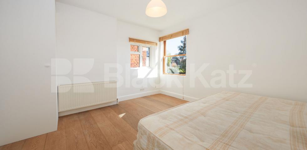 			2 Bedroom, 1 bath, 1 reception 			 Rutland Park, London, NW2,  London