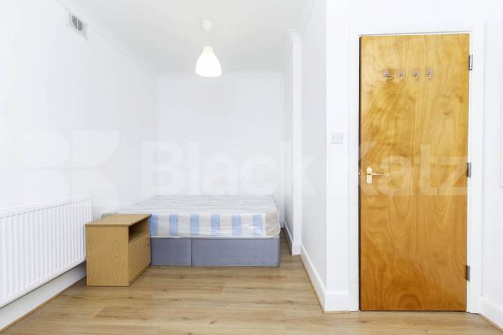 			1 Bedroom, 1 bath, 1 reception 			 Burnley Road, London, NW10,  London