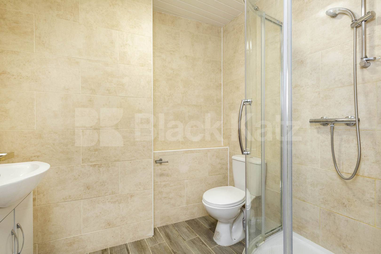 **Gas and water included** A well-presented furnished one-bedroom ground-floor apartment located on Burnley Road, Dollis Hill (NW10) Burnley Road, London, NW10,  London