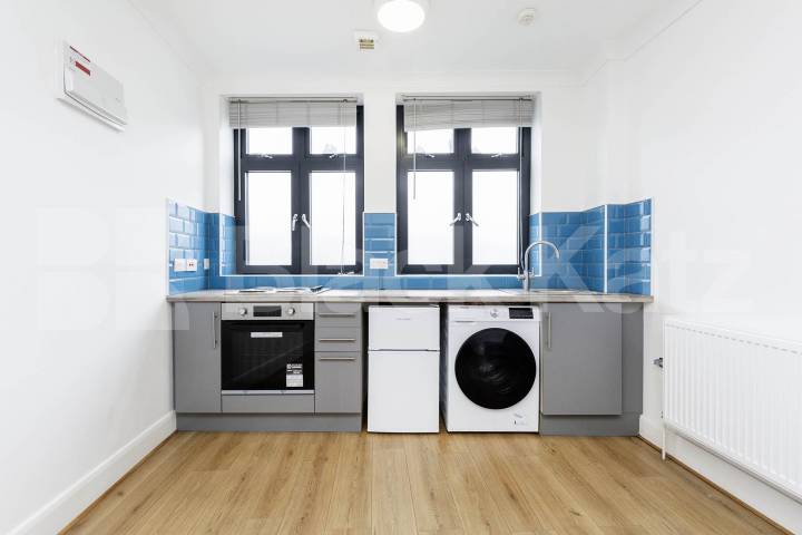 			1 Bedroom, 1 bath, 1 reception 			 Burnley Road, London, NW10,  London